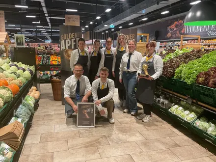Scheck-in wird ausgezeichnet mit dem goldenen Apfel